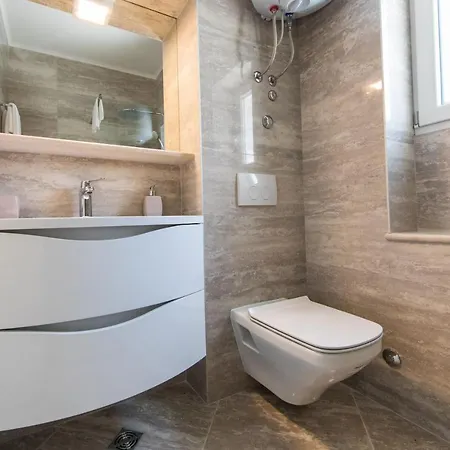 Villa Bond *